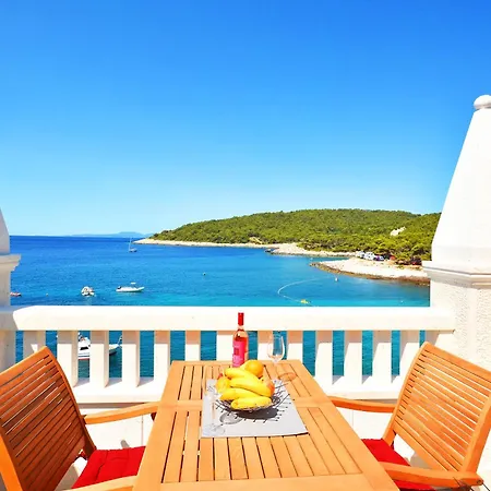 Stonehouse 2 Apartman *