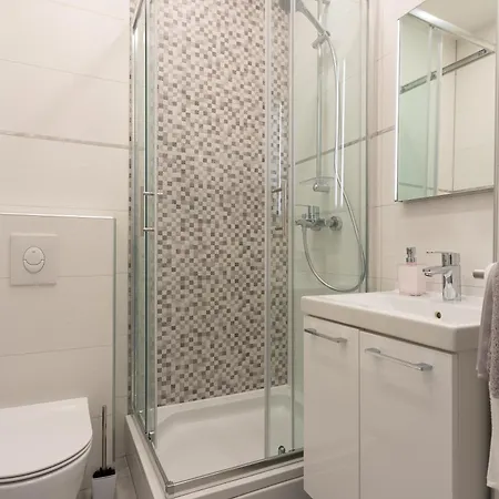 Apartment Stonehouse 2
