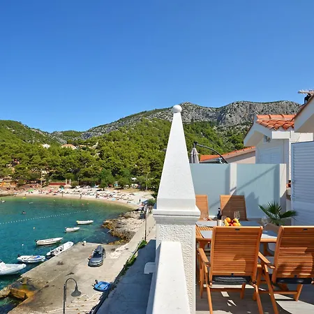 Stonehouse 2 Apartman *