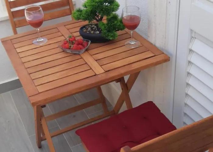 Stonehouse 2 * Milna (Hvar)