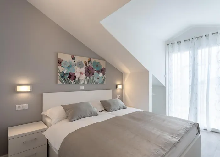 Stonehouse 2 * Milna (Hvar)