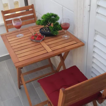 Stonehouse 2 * Milna (Hvar)