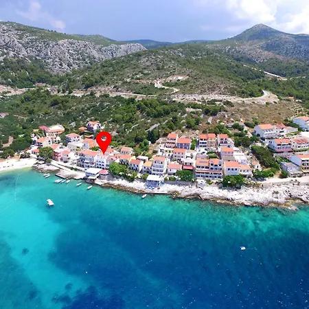 Stonehouse 2 Milna (Hvar)